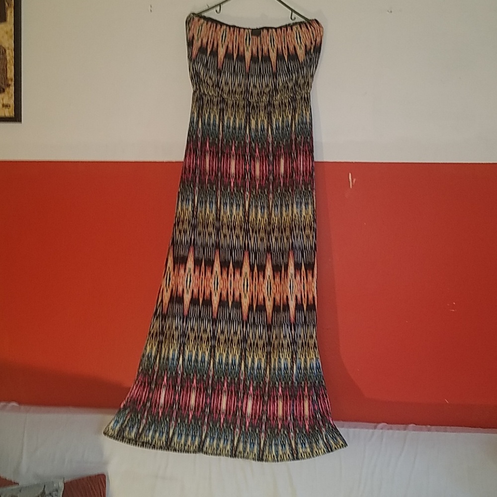 Dress - Picture 3 of 3
